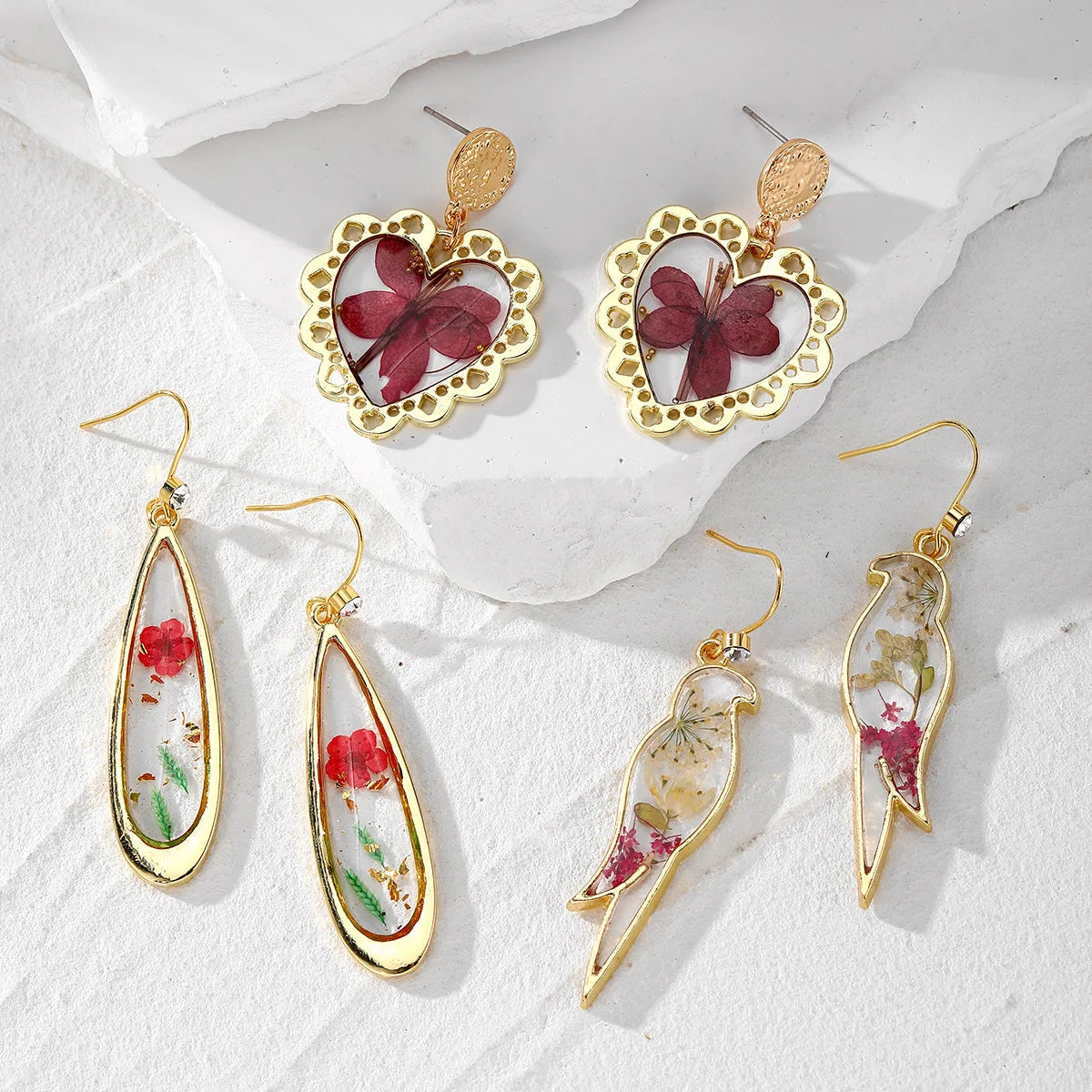 Unique Small Bird Shape Pressed Flowers Earrings Creative Epoxy Resin Natural Flower Butterflies Shape Earring Statement Jewelry