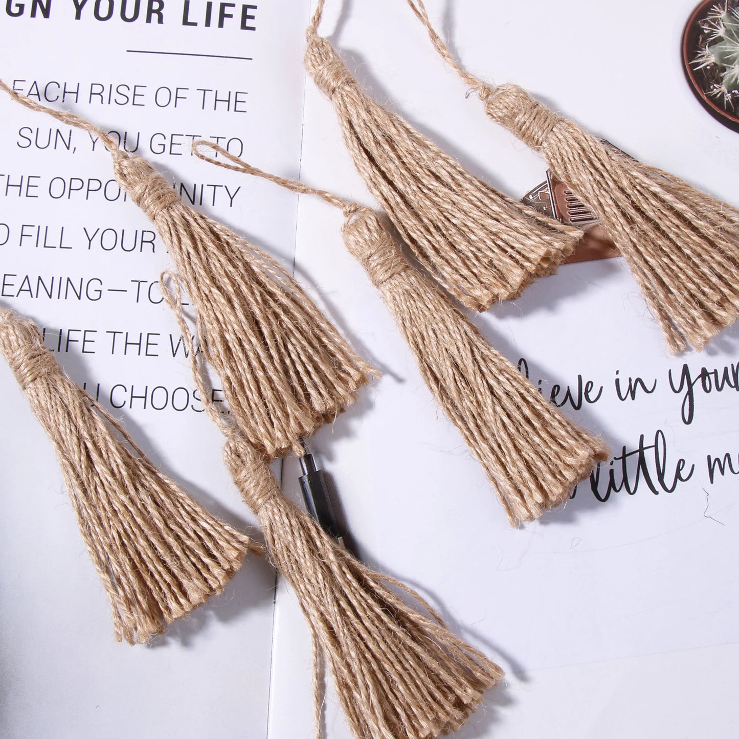 20pcs Jute Tassels for Crafts Natural Rope Hemp Tassel Curtain DIY Home Party Decorations