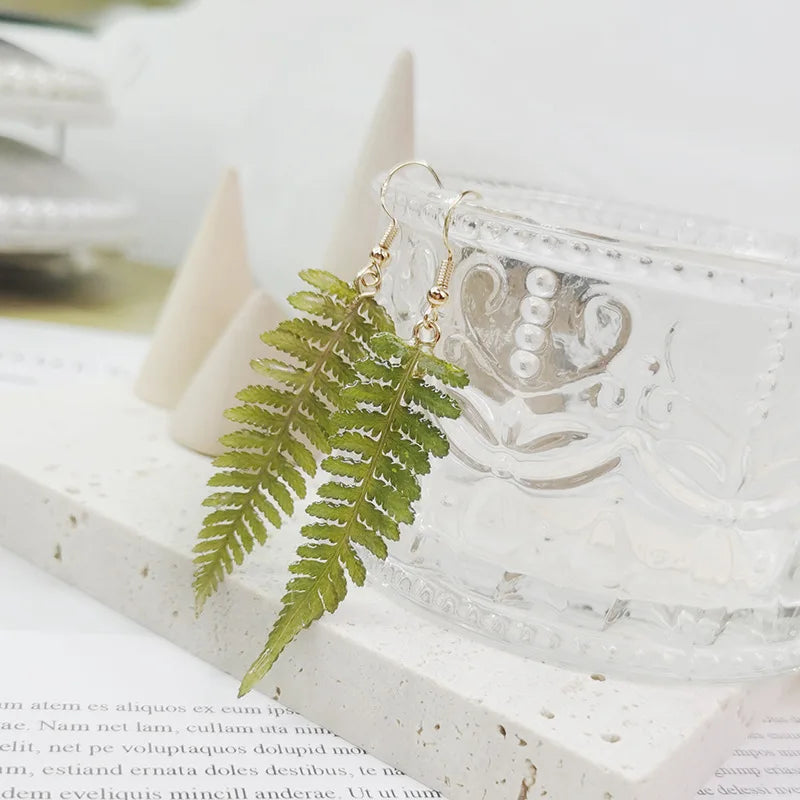 Unique Natural Green Leaf Earrings Creative Red Maple Leaf Epoxy Resin Earring Elegant Leaves Statement Jewelry Wholesale 2024