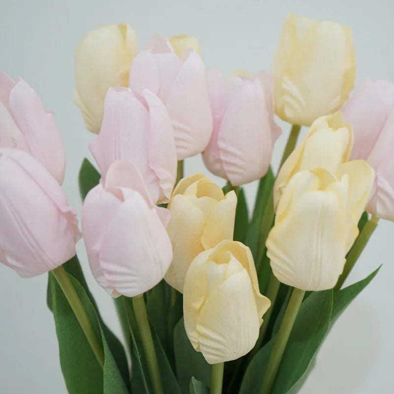 5Pcs Hand Feel Moisturizing Tulip Flowers Real Touch Artificial Flowers for Home Decoration Fake Tulips Flowers Wedding Bouquet