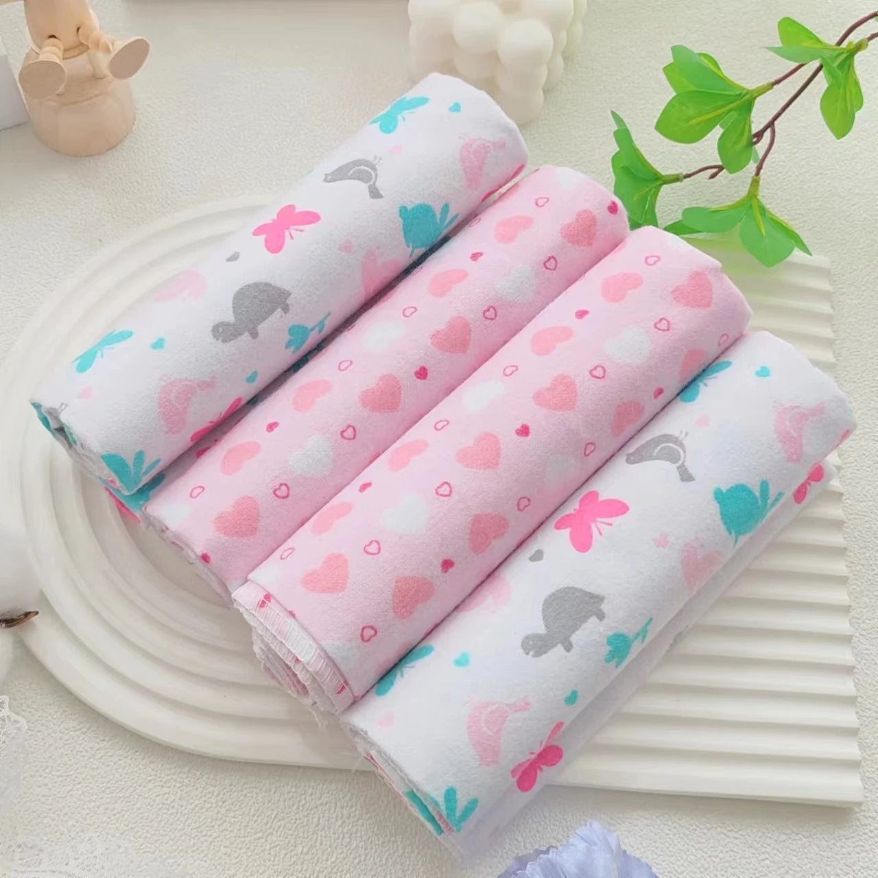 Hemasa 4pcs/pack 100% Cotton Flannel Diapers Supersoft Receiving Baby Blanket Newborn Wrap 76x76cm Baby Bedsheet Print Blanket Swaddle