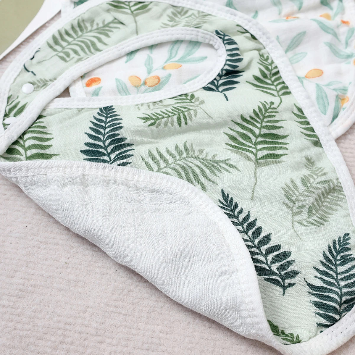 Tejesa 5pcs Set Breathable Bamboo Cotton New born Muslin Feeding Bib/ Antibacterial Baby Burp Cloth