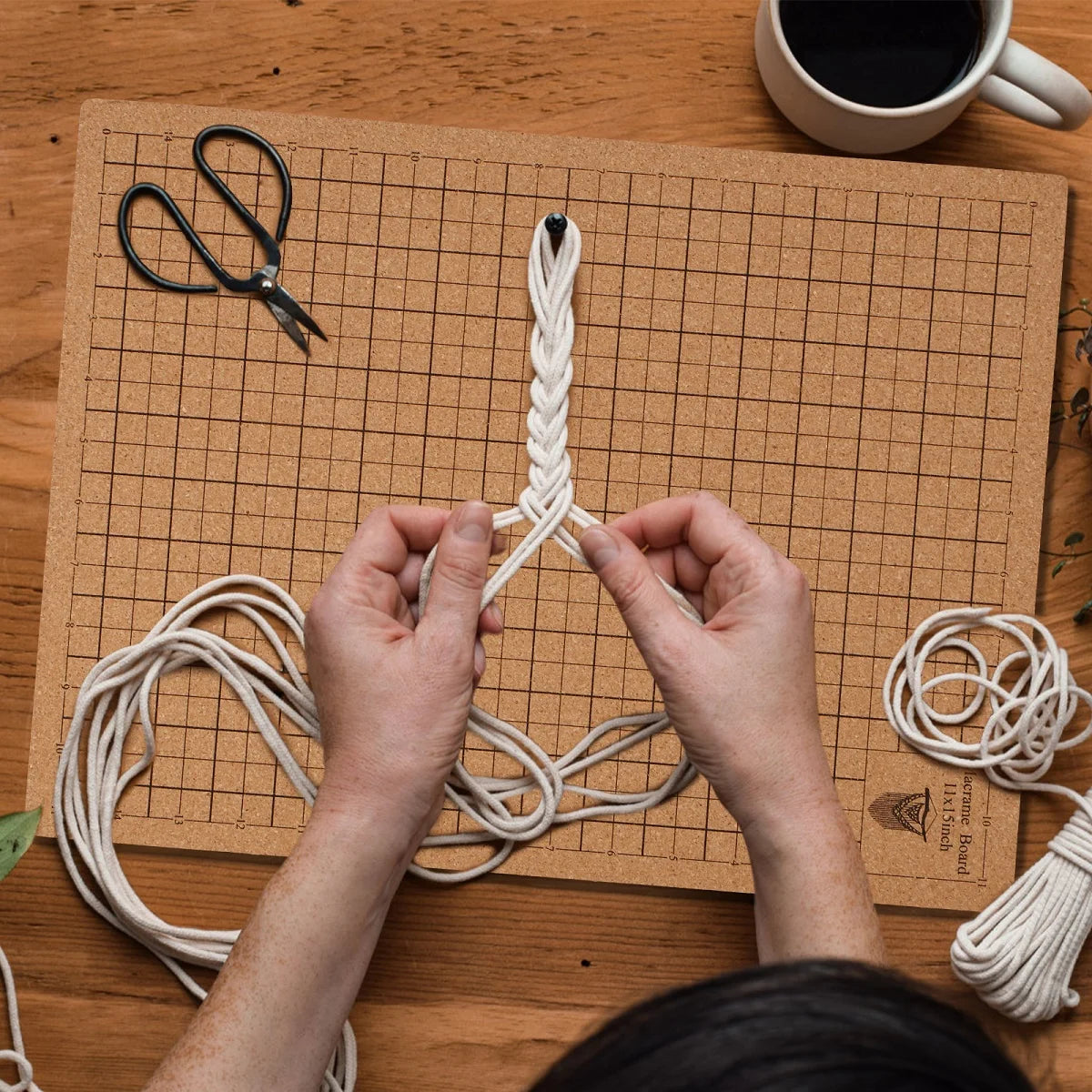 Tejesa Hand Macrame Board Double Sided Gridded Macrame Mat Hand Knitting Cork Board for Braiding Bracelet DIY Project Boho Dreamcatcher