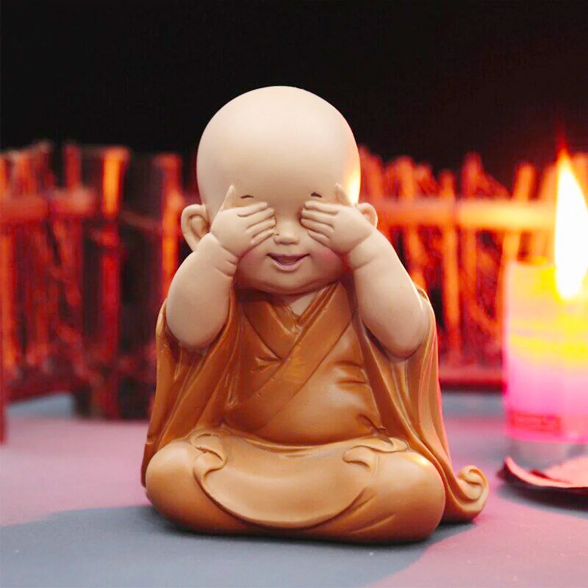 Little Monk Figurine Mini Monk Statue Cute Buddha Creative Monk Ornament Resin Miniature Craft for Home Desktop Decoration