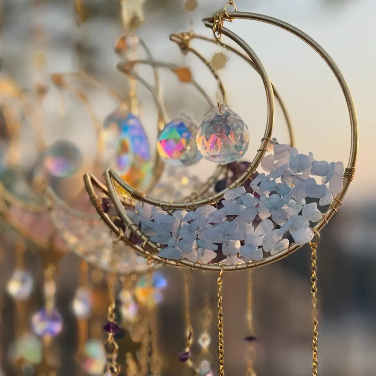 Hemasa Crystal Sun Catcher Wind Chimes Wall Hanging Decor Prism Wind Bell Moon Catchers Rainbow Maker Bedroom Home Decoration Art Gift