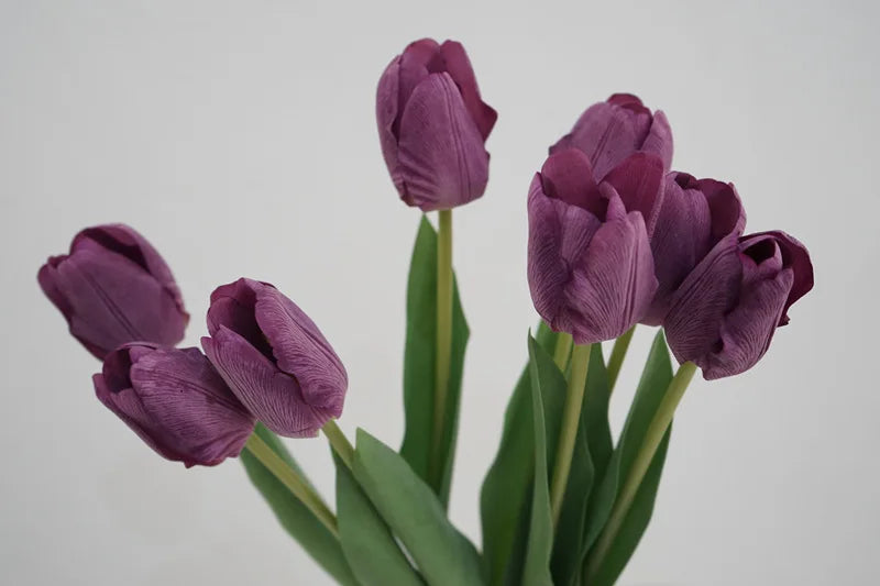 5Pcs Hand Feel Moisturizing Tulip Flowers Real Touch Artificial Flowers for Home Decoration Fake Tulips Flowers Wedding Bouquet