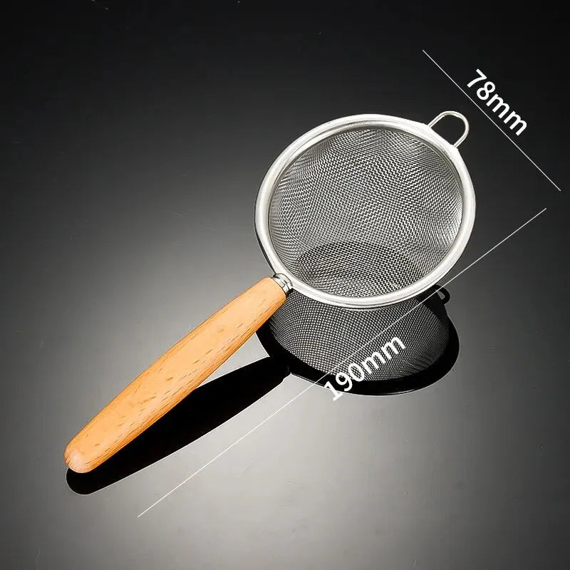 Hemasa 1pc   Stainless Steel Mesh Filter Spoon with Wooden Handle  /Flour Filter Spoon Household Kitchen Fried Food Filter Oil