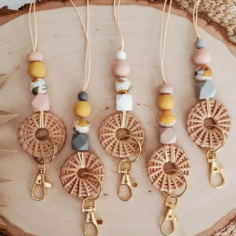 Boho Personalized Design Rattan Badge Lanyard Daisy Floral Silicone Bead Necklace Pendant Teacher Charm Lanyard Gift 2023 New