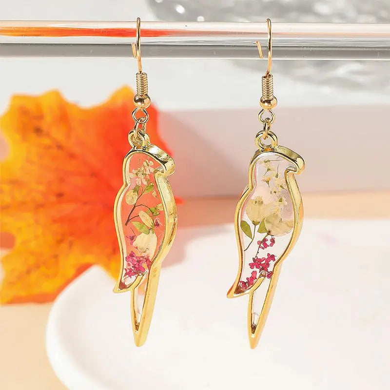Unique Small Bird Shape Pressed Flowers Earrings Creative Epoxy Resin Natural Flower Butterflies Shape Earring Statement Jewelry