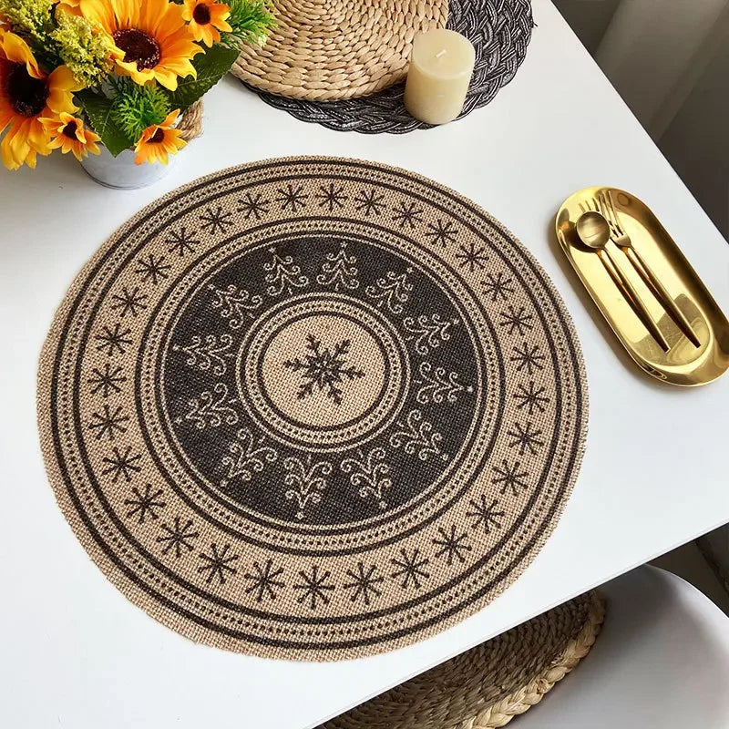 Christmas Retro Jute Placemat Round Printed Woven Dining Table Mat with Wool Ball Heat-Resistant Home Decorative Coffee Cup Mats