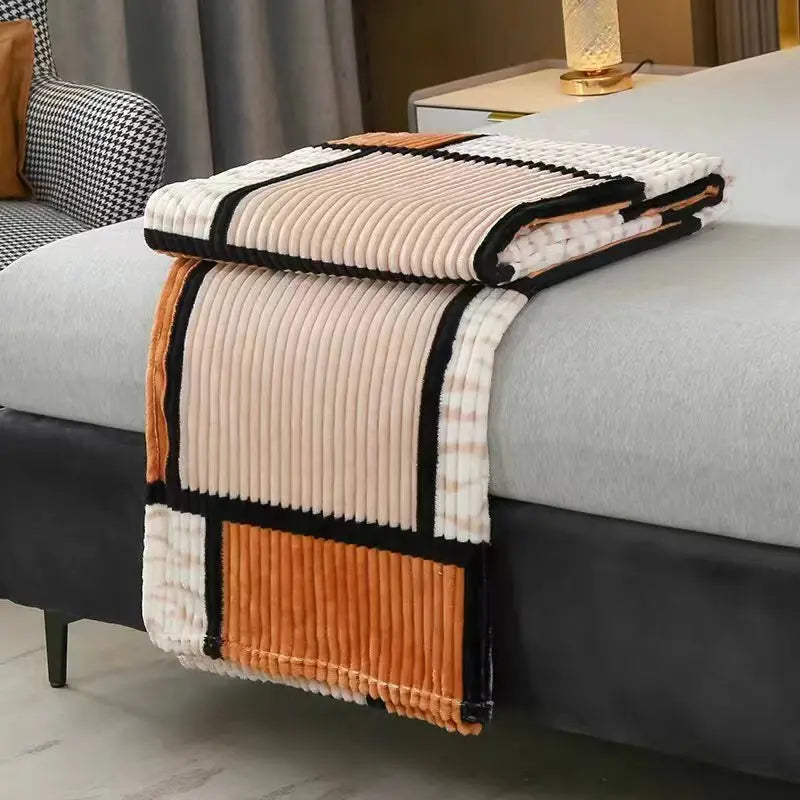 New Geometric Grid Printed Blanket Milk Velvet Plush Blanket Casual Office Thin Blanket Machine Washable Plaid Blankets