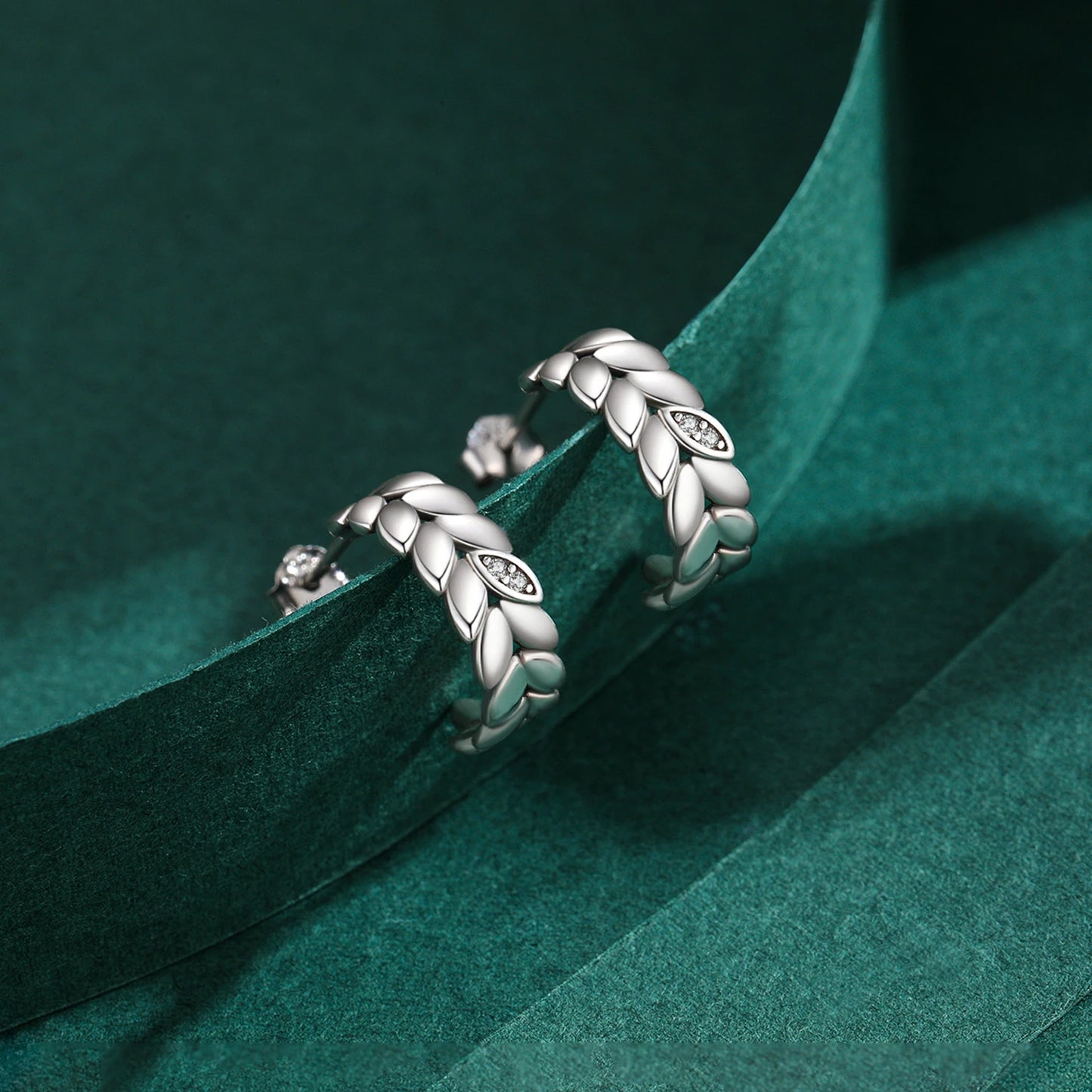 MODIAN Vintage Stud Earrings 925 Sterling Silver Platinum Plated  Lucky Leaves Hypoallergenic Earrings For Women Trendy Jewelry