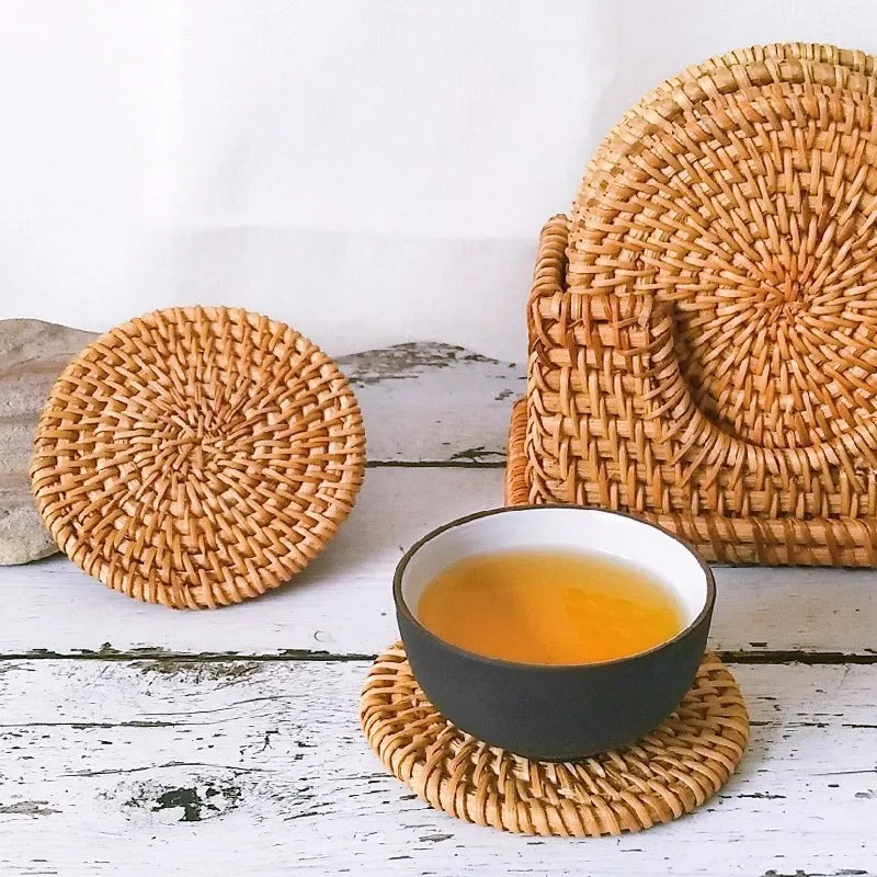 Hemasa Set of 4  Round Natural Rattan Coasters Hand Vine Woven Hot Insulation Placemats(18 cm)