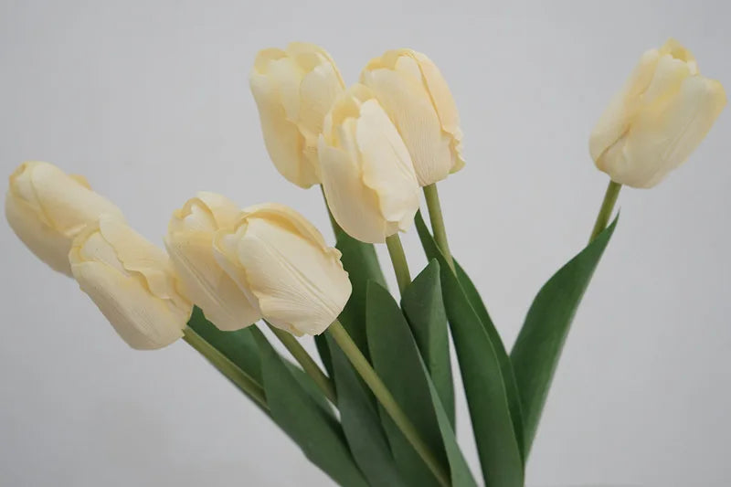 5Pcs Hand Feel Moisturizing Tulip Flowers Real Touch Artificial Flowers for Home Decoration Fake Tulips Flowers Wedding Bouquet