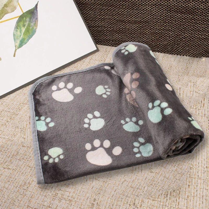 Hemasa Soft flannel dog blanket winter warm and comfortable pet bed sheet mat cartoon cute cat and dog sleeping blanket pet supplies
