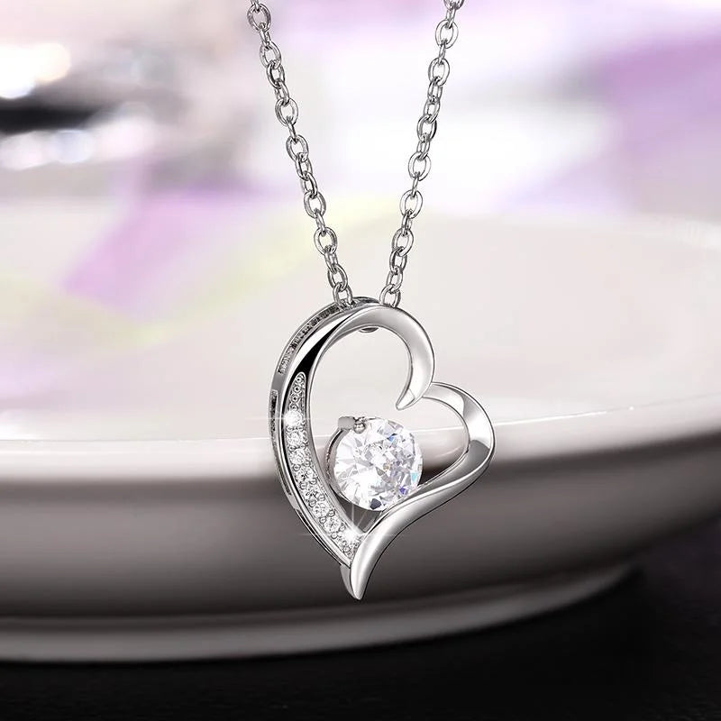 Hemasa Luxury Fashion Clavicle Necklace Zircon Heart Pendant Necklace for Women Bridal Wedding Necklace Birthday Party Jewelry Gift