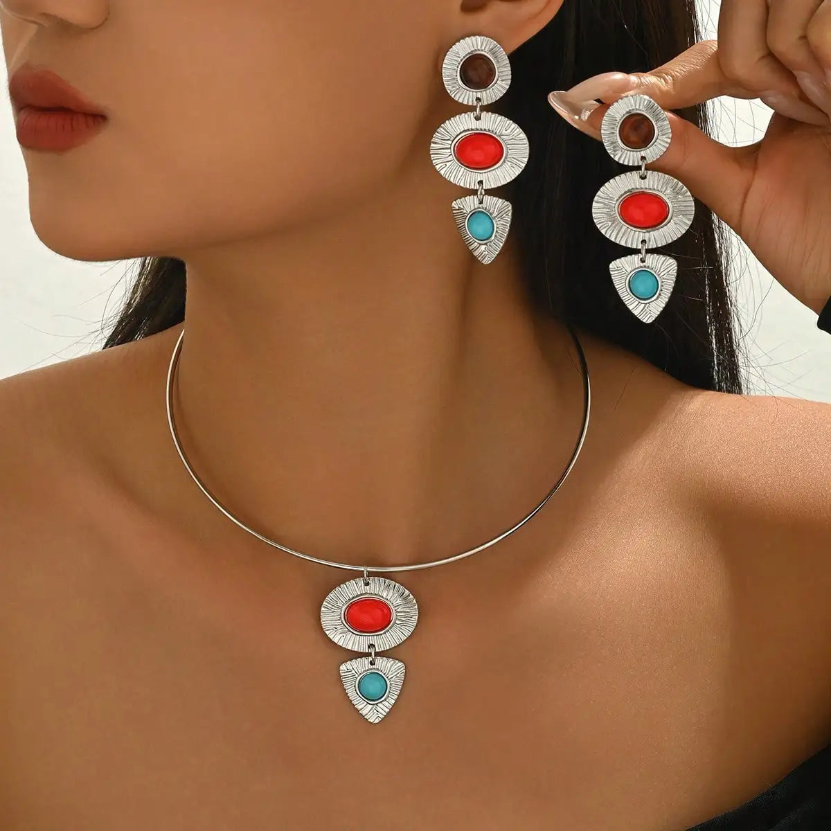 2-Piece Set Elegant Retro Geometric Enamel Embedded Hammered Metal Pendant Necklace And Earrings Jewelry Set for Ladies for Part
