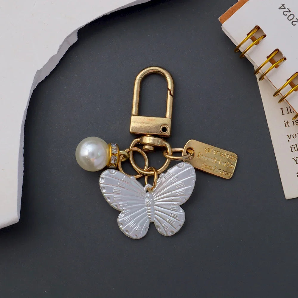 Elegant Pearl Keychain Luxury Shell Flower Leaf Pearl Keyring Handbag Charm DIY Car Key Accessories for Women Stylish Gift