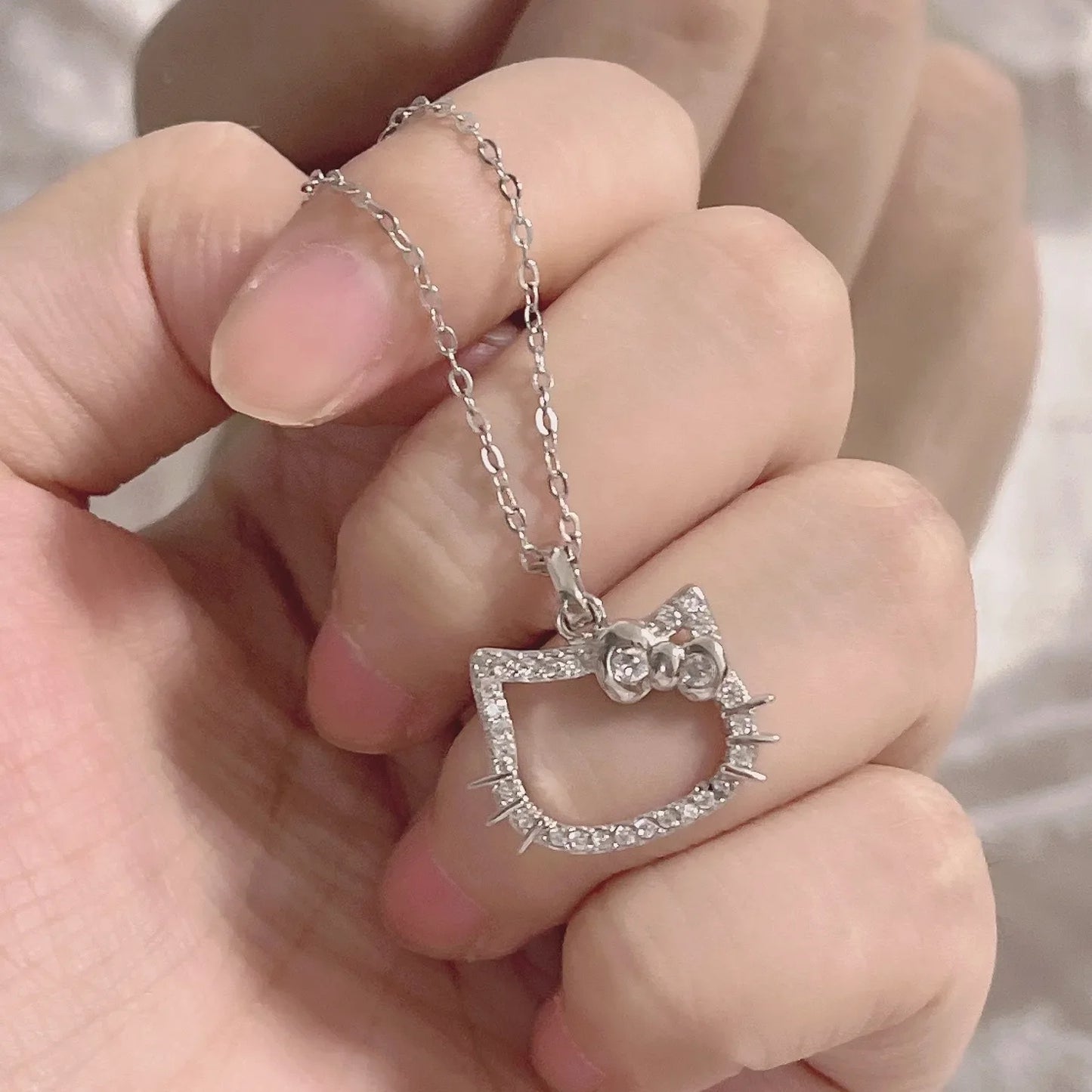 New Kawaii Sanrio Hello Kitty Sparkling Diamond Necklace Cartoon Cute Sexy Clavicle Chain Girl Cute Ring Jewelry Holiday Gifts