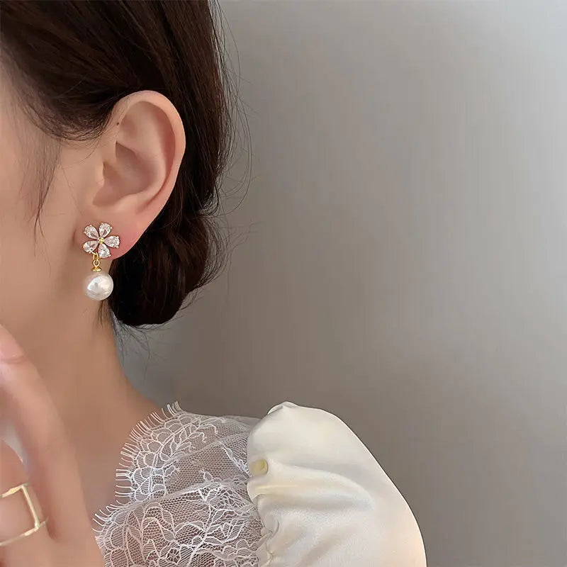 Korean Elegant Imitation Pearl Stud Earrings For Women Exquisite Design Crystal Zircon Flower Earring Wedding Party Jewelry