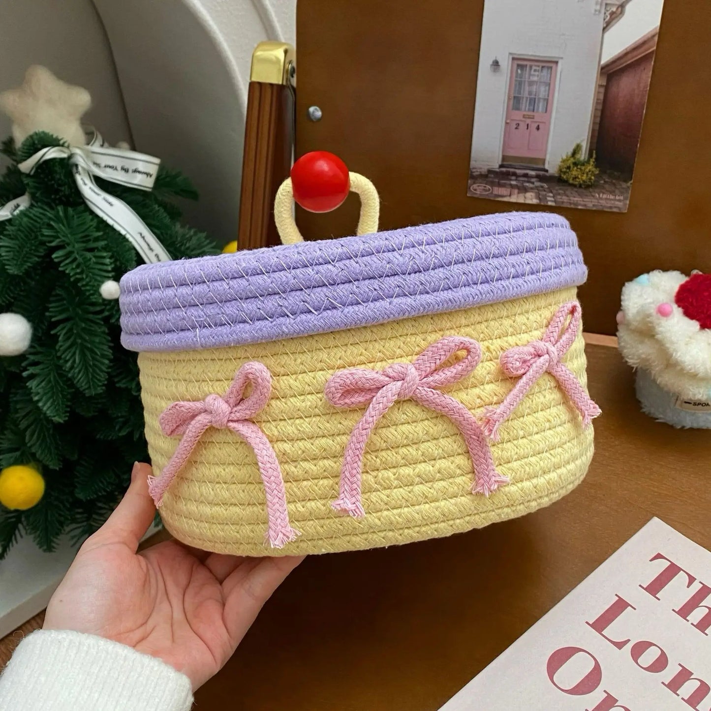 Tejesa Large Capacity  Woven Basket with Lid Cartoon House aped Storage Container Fun Desktop Organizer Basket for Home Use