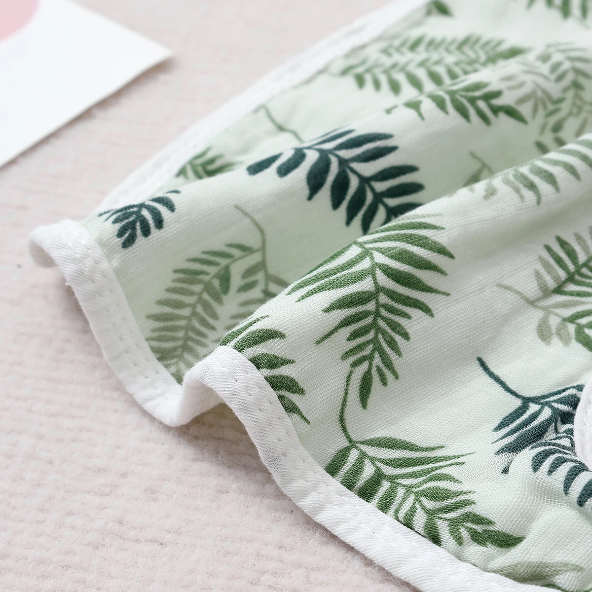 Tejesa 5pcs Set Breathable Bamboo Cotton New born Muslin Feeding Bib/ Antibacterial Baby Burp Cloth