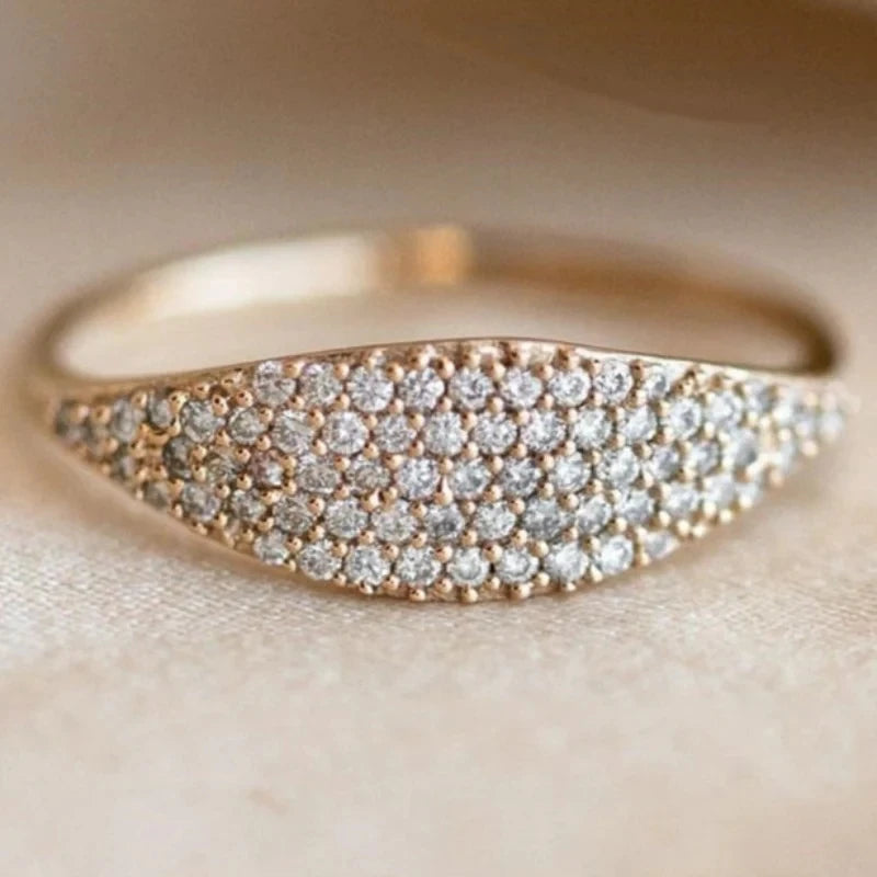 Huitan Simple Elegant Women Rings Full Bling Iced Out CZ Stone Luxury Gold Color Female Rings Wedding Party Statement Jewelry