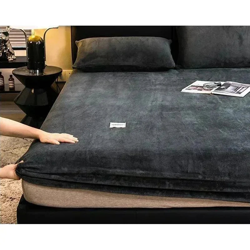 Cozy Coral Fleece Bed Sheet Set - Thermal Elastic Mattress Cover, Winter Luxury Double Size Bedding for Cold Nights