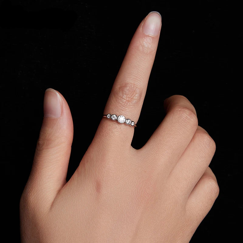 Tejesa Classic 925 Sterling Silver Moissanite Ring, Five Stones Bezel Setting Moissanite Ring for Women Engagement Jewelry Gift