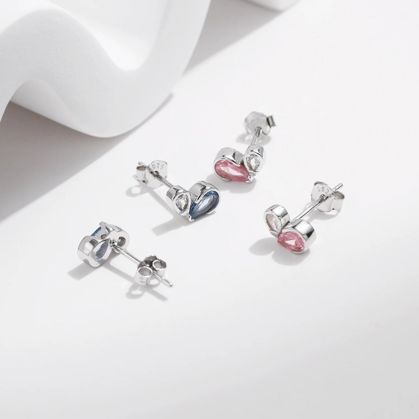 MODIAN 925 Sterling Silver Romantic Tiny Hearts Stud Earrings Delicate Colorful CZ Earrings for Women Party Fine Jewelry