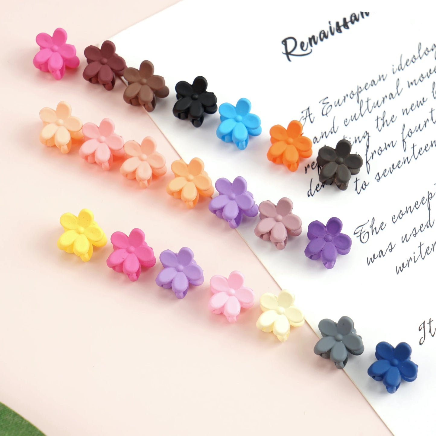 50/100/200 Pcs Candy Color Mini Flower Hair Claws for Baby Girls Cute Fashion Plum blossom shape Kids Children's Hair clips