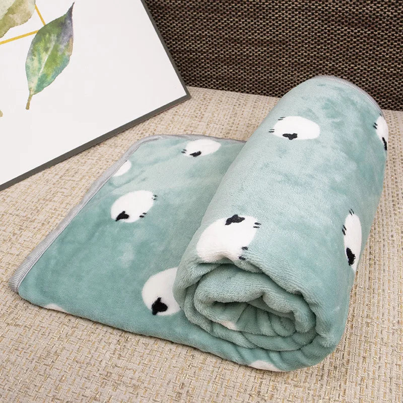 Hemasa Soft flannel dog blanket winter warm and comfortable pet bed sheet mat cartoon cute cat and dog sleeping blanket pet supplies