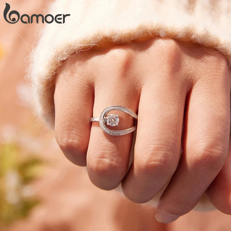 BAMOER Moissanite Wedding Stylish Circle Band Ring, 925 Sterling Silver Rings with Gold Plated Engagement Anniversary Ring