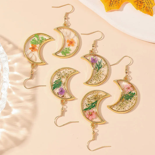 Cute Moon Earring With Flower Unique Epoxy Resin Pressed Flower Earrings Women Creative Star Shape Statement Earring Wholesale