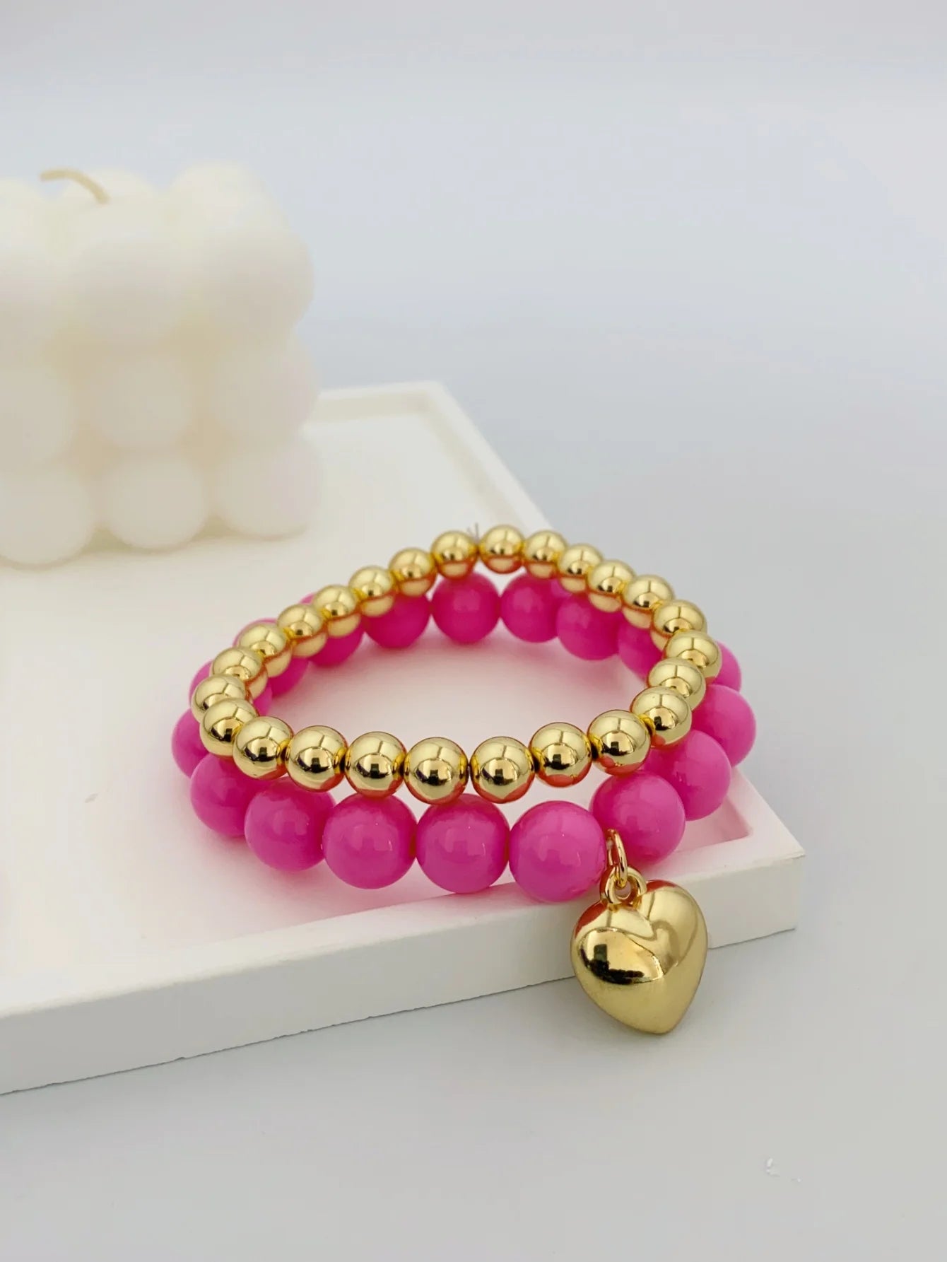 2 Pieces of Handmade Acrylic Beaded Bracelets with Heart-Shaped Pendants, Ideal for Summer bracelet for women
