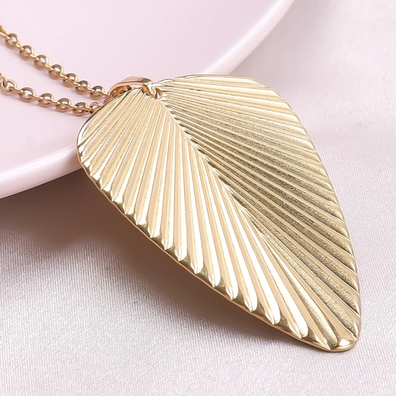 1pc Fashion Creative Leaf Necklaces For Women Plant Pendants Chain Stainless Steel Necklace Wedding Metal Jewelry Gift No Fade