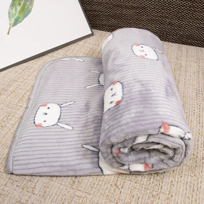 Hemasa Soft flannel dog blanket winter warm and comfortable pet bed sheet mat cartoon cute cat and dog sleeping blanket pet supplies