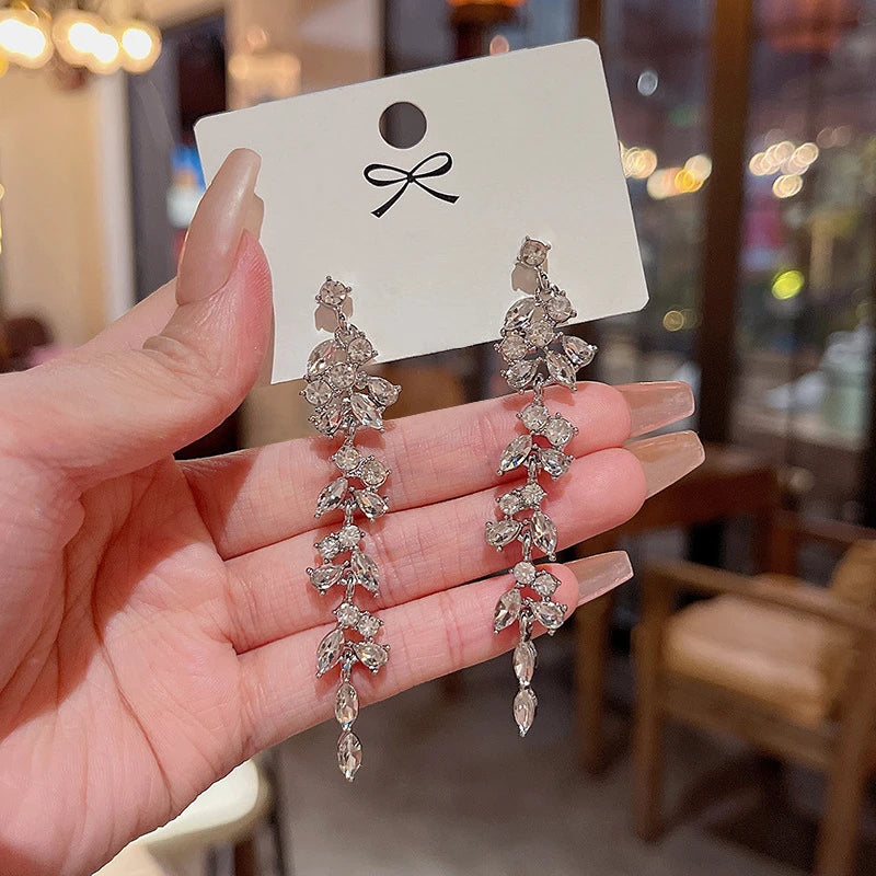 Leaf Long Earrings Drop Earrings Fashion Jewelry Wedding Event Pendant Style Gift  New Fashion Shiny Jewelry  Accessories Gift
