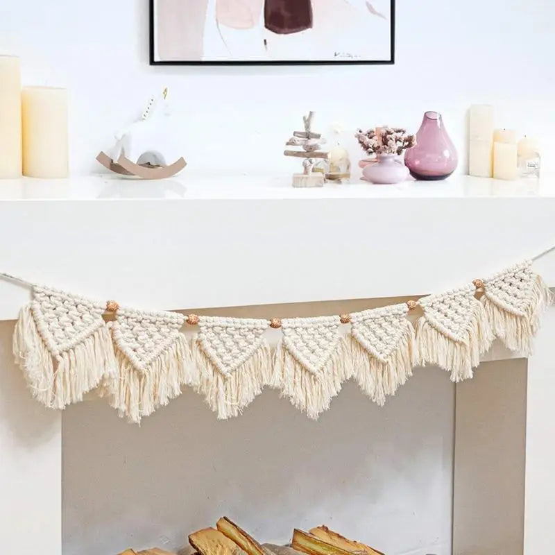 Hand-woven Boho Macrame Tapestry Wall Macrame Macrame Garland Banner with Wood Beads Home Wall Art Decoration for Apartment
