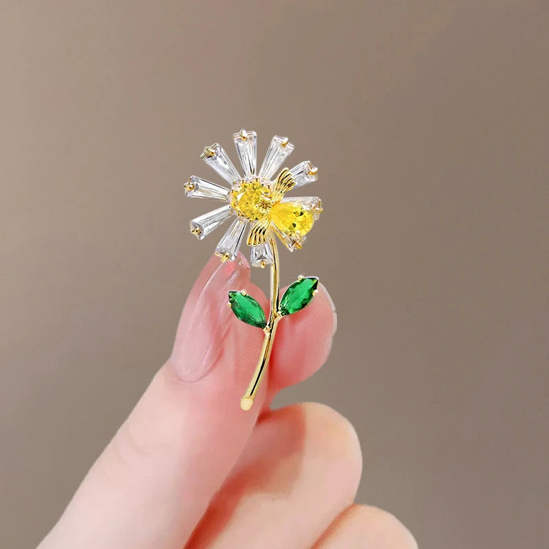 Fashion Rhinestone Sunflower Brooches For Women Exquisite Plant Daisy Floral Enamel Lapel Pins Clothes Badge Wedding Jewelry