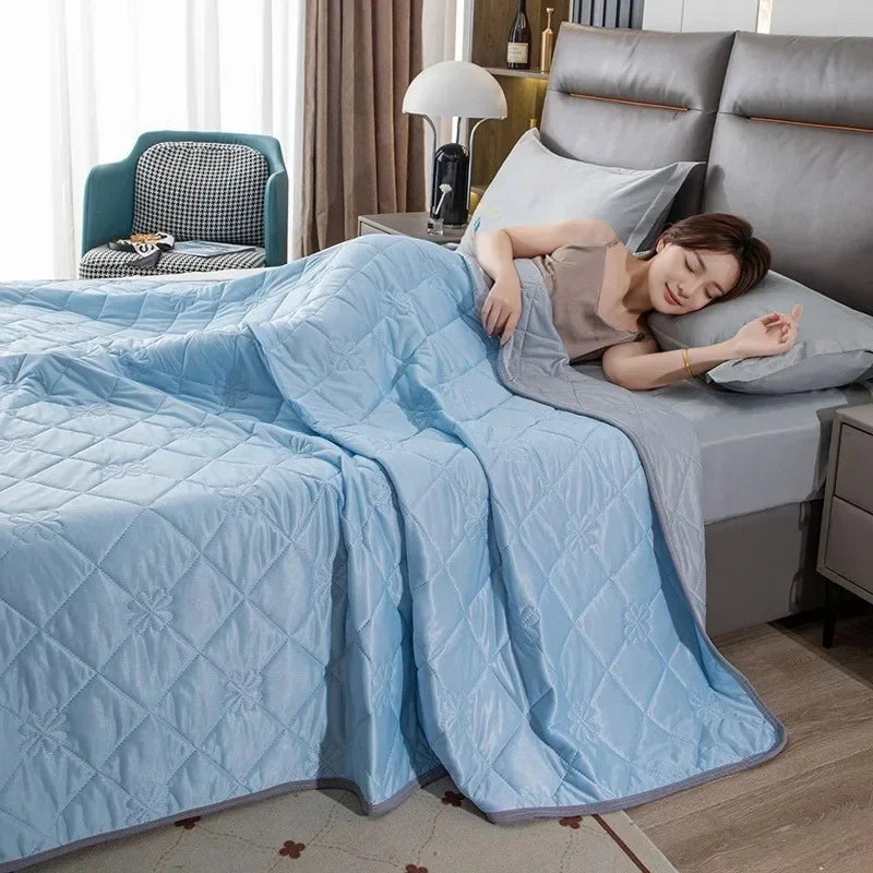 Cooling Blankets Smooth Air Condition Comforter Lightweight Summer Quilt with Double Side Cold & Cooling Fabric