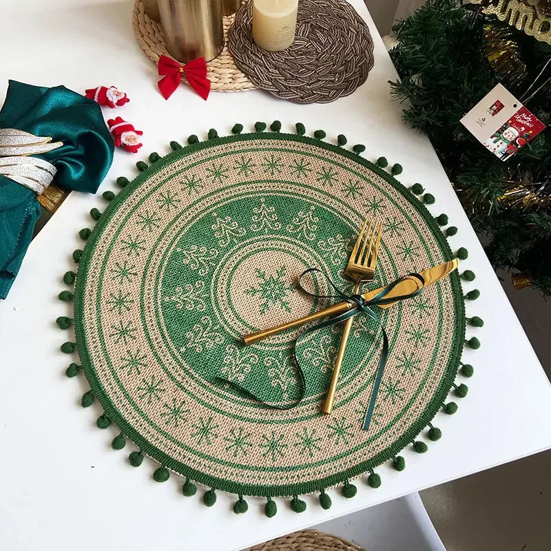 Christmas Retro Jute Placemat Round Printed Woven Dining Table Mat with Wool Ball Heat-Resistant Home Decorative Coffee Cup Mats