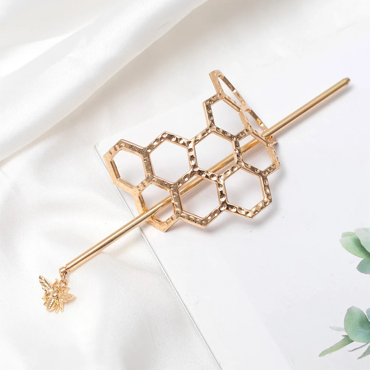 Tejesa Honeycomb Hairpin Bee Twist Headwear Honeycomb Hair Fork MetalHair Bun Cage With Stick For Women Girls, Ideal Choice for Gifts