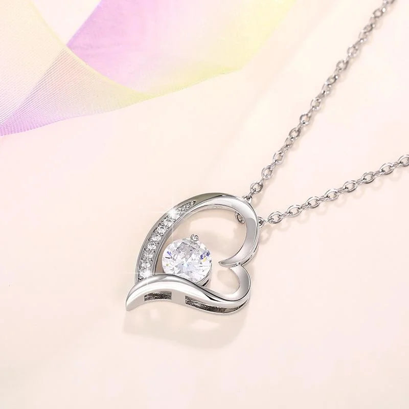 Hemasa Luxury Fashion Clavicle Necklace Zircon Heart Pendant Necklace for Women Bridal Wedding Necklace Birthday Party Jewelry Gift
