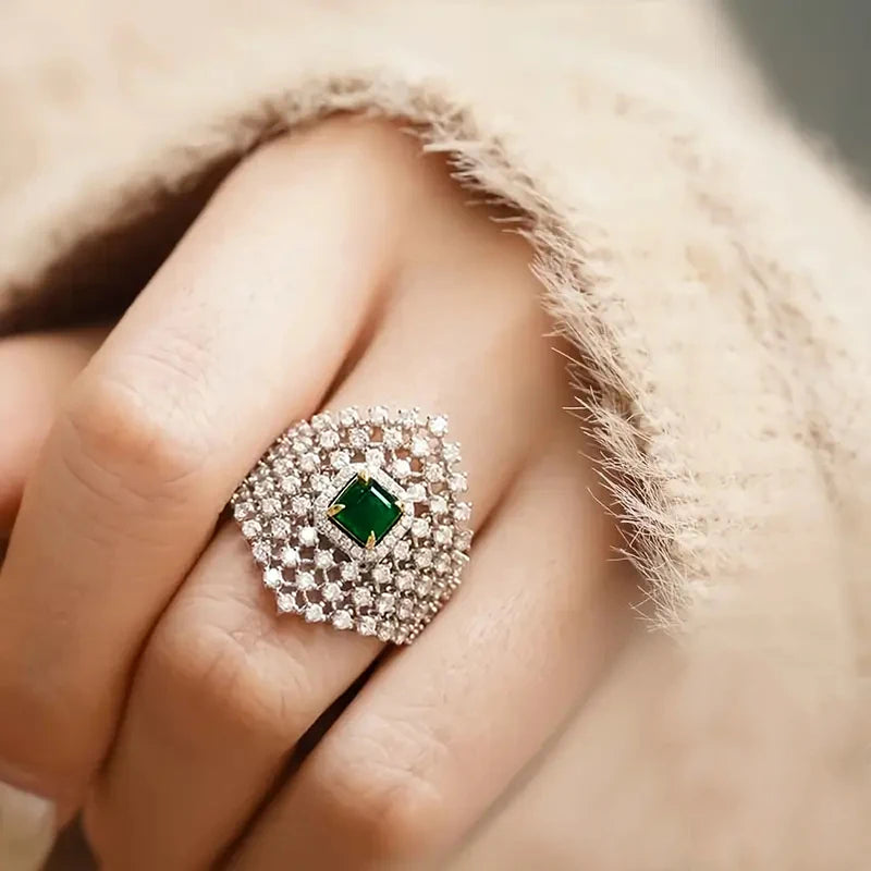 Huitan Sparkling Women Ring Inlaid Green CZ Hollow Design Fashion Wedding Elegant Lady Anniversary Accessories Jewelry Gift