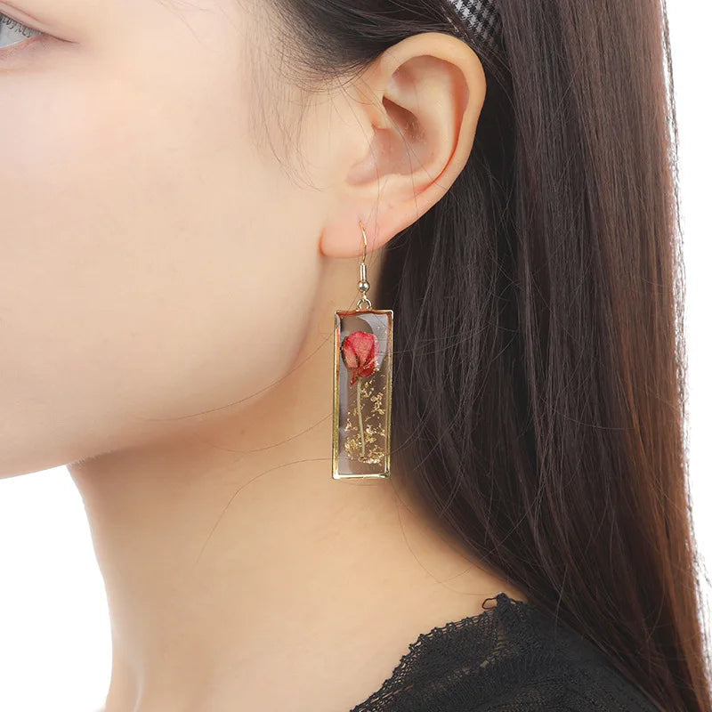 Unique Sunflower Earrings Handmaking Epoxy Resin Pressed Flower Earrings Women Statement Jewelry Elegant Earrings Wholesale 2024