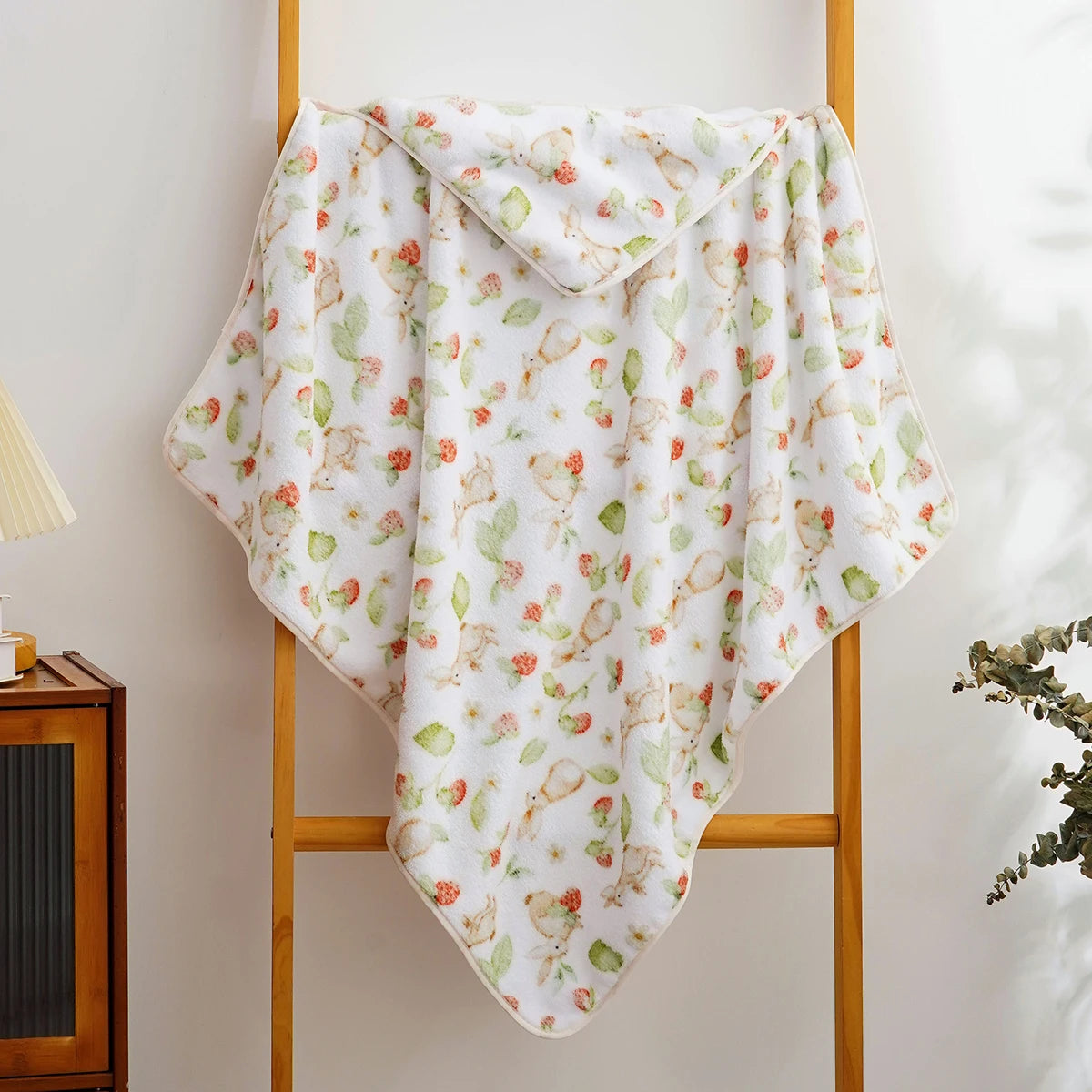 Tejesa Winter Thickened Super Absorption Coral Fleece Baby Swaddle Blanket /Newborn Bath Towel Size 80x80cm