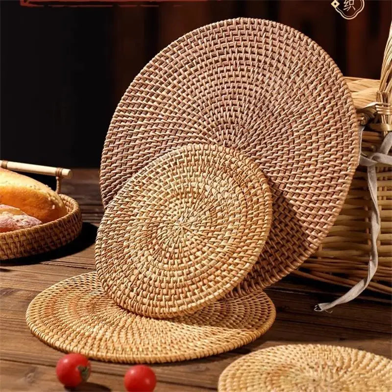 Hemasa Set of 4  Round Natural Rattan Coasters Hand Vine Woven Hot Insulation Placemats(13 cm)