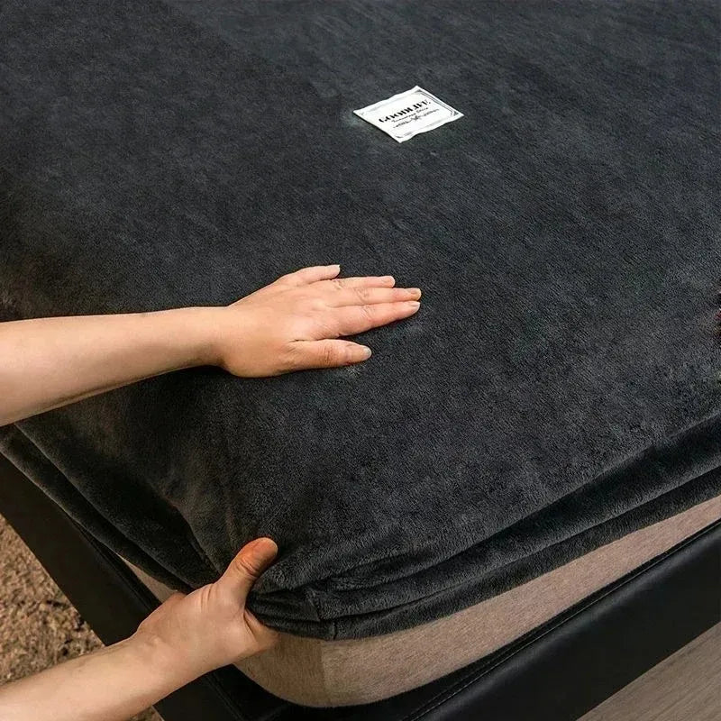 Cozy Coral Fleece Bed Sheet Set - Thermal Elastic Mattress Cover, Winter Luxury Double Size Bedding for Cold Nights