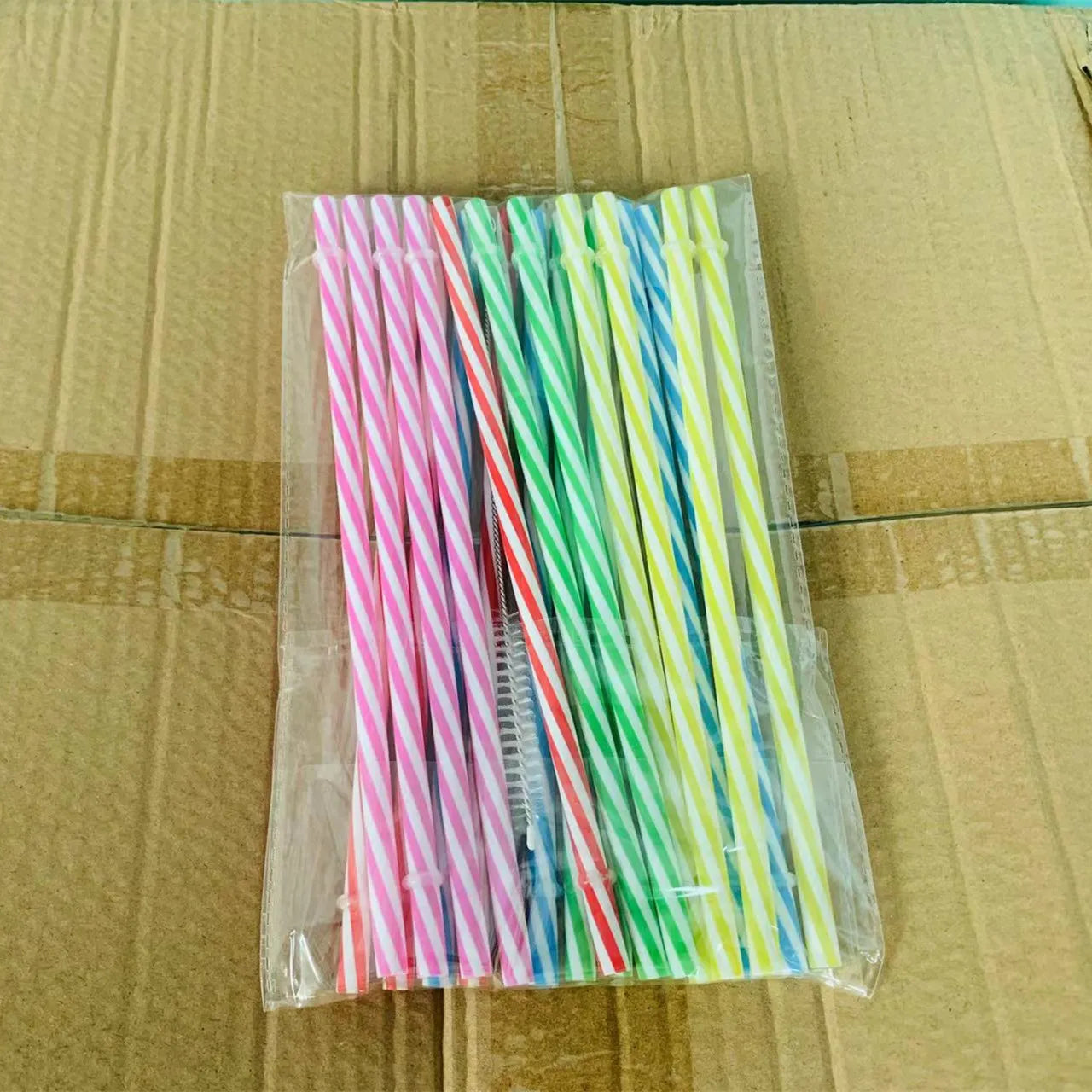 20 Piece Reusable Hard Plastic Straws BPA-Free 9 Inch Long Drinking Straw for Tumblers Mason Jars with Cleaning Brush Cuttable